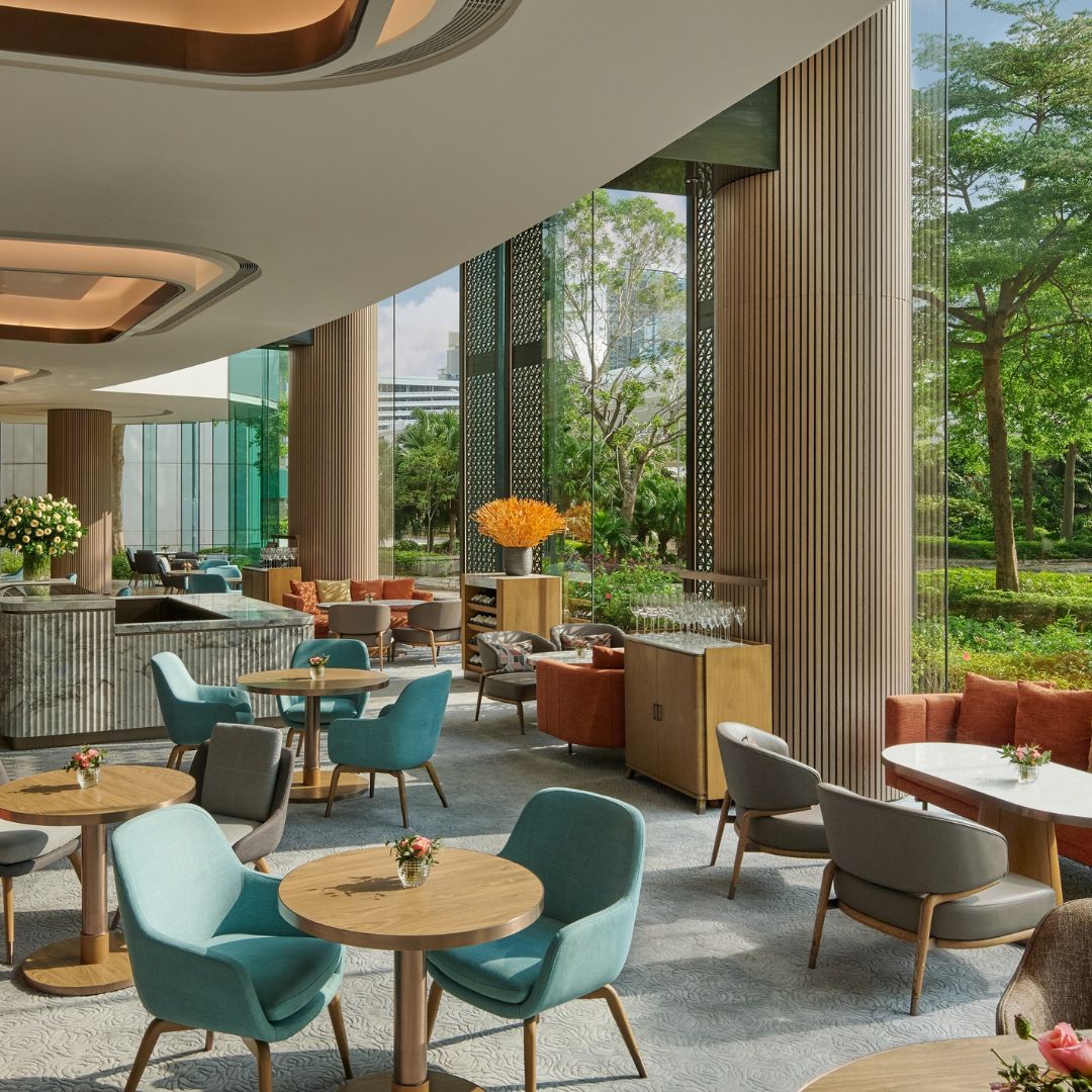🍴 The Lounge 偌大的玻璃窗將室外寬敞靜謐的氛圍帶進雅致舒適的空間。在這裡您可以盡享休閒,品味2至3道菜午市套餐,西式或亞洲風味菜式連鮮果汁及咖啡/茶每位只需HKD198 +10%起。
🌻 Savour a refreshed 2- to 3-course lunch menu at The Lounge surrounded by wide windows and a stunning cityscape backdrop. Each set includes fresh fruit juice and coffee/ tea, starting from just HKD198 +10% per person.
預訂 | Book Now
☎: 2313 4222
🖥️: 請到主頁面點擊連結 Link in Bio
#NewWorldHotels #MyMillennium #NewWorldMillenniumHongKongHotel #千禧新世界香港酒店 #TheLounge
