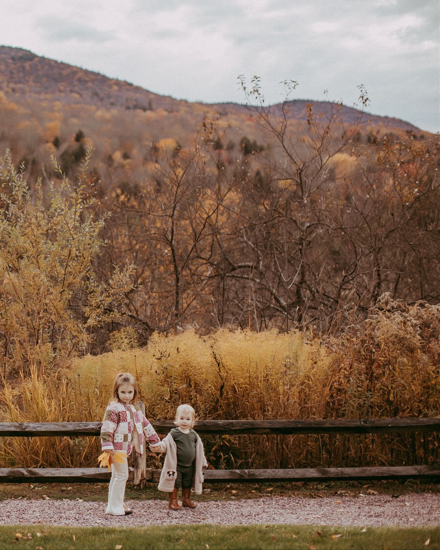 I’ve been photographing this sweet family since before their second little one was even born, and it’s such a joy to see how much they’ve grown each year. They are pure sunshine and giggles. I’m so grateful for all the families who come back year after year and trust me to capture their memories.
#SavannahBrownPhotography #FamilyPhotography #VermontPhotographer #FamilyPhotos #VermontFamilies #LifestylePhotography #CandidFamilyPhotos #VermontFamilyPhotographer #MotherhoodPhotography #ChildhoodMoments #FallFamilyPhotos #VermontPortraits #FamilyPhotoSession #StoweLocal