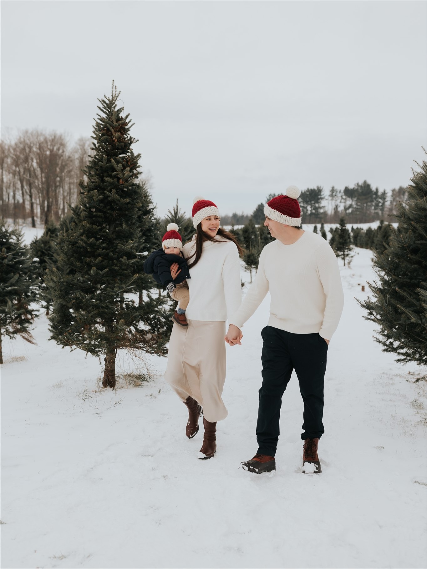 Snow has officially fallen in Stowe and it looks like we’ve got even more on the way. If you’ve been dreaming of snowy photos, now is the perfect time to sneak them in before the temps really drop. I still have a few openings for my holiday mini-sessions this Saturday and next, and the tree farm is looking so magical right now. If you want to grab a spot, visit the second link in my bio.
#stowevt #vermontphotographer #stowefamilyphotographer #vtphotographer #vermontfamilies #holidayminisessions #christmasminis #stowemountains #stowewinter #familyphotosession #stowelocal