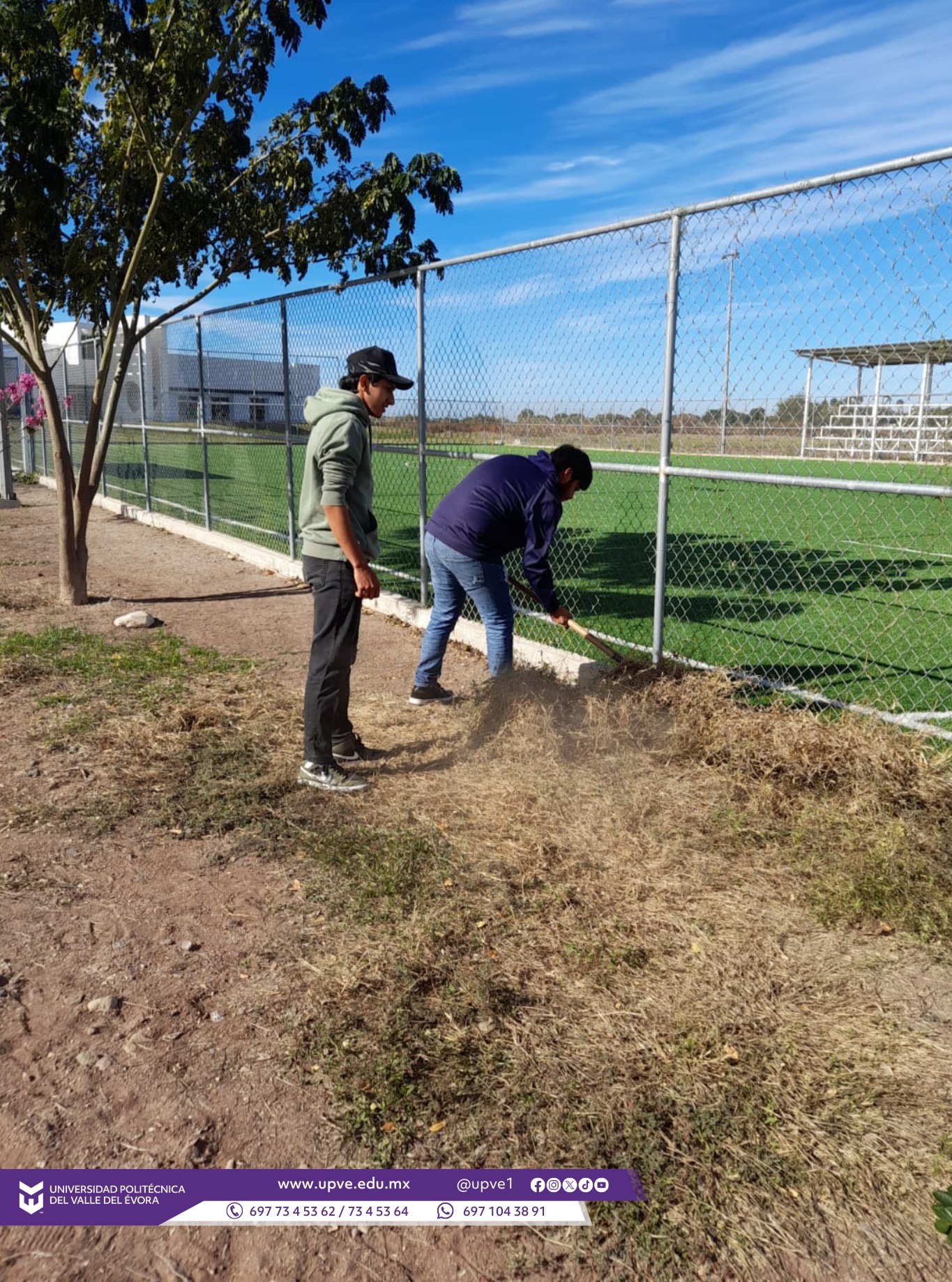 💚🤝 Jornada Nacional de Tequios en Espacios Deportivos 🧹⚽
Este 20 de febrero, estudiantes de la carrera de Ingeniería en Agrobiotecnología se sumaron con entusiasmo a la Jornada Nacional de Tequios en Espacios Deportivos: “Deporte para todas y todos”, iniciativa impulsada en el marco de las Jornadas por la Paz y Contra las Adicciones.
Durante la actividad, nuestras y nuestros estudiantes participaron en una jornada de limpieza en los espacios deportivos de la universidad, demostrando su compromiso con el bienestar, la convivencia sana y el cuidado de los entornos que fortalecen la actividad física y la vida universitaria.
Estas acciones no solo contribuyen a mantener instalaciones dignas y seguras, sino que también fomentan valores como la responsabilidad, el trabajo en equipo y la construcción de una cultura de paz.
@imjuve_mx
@abrahamcarro_
@ujarnett
#JóvenesTransformando
#JovenesPorLaTransformacion
#SomosUPVE
#PorElDesarrolloYLaGrandeza
#SomosDelfinesUPVE