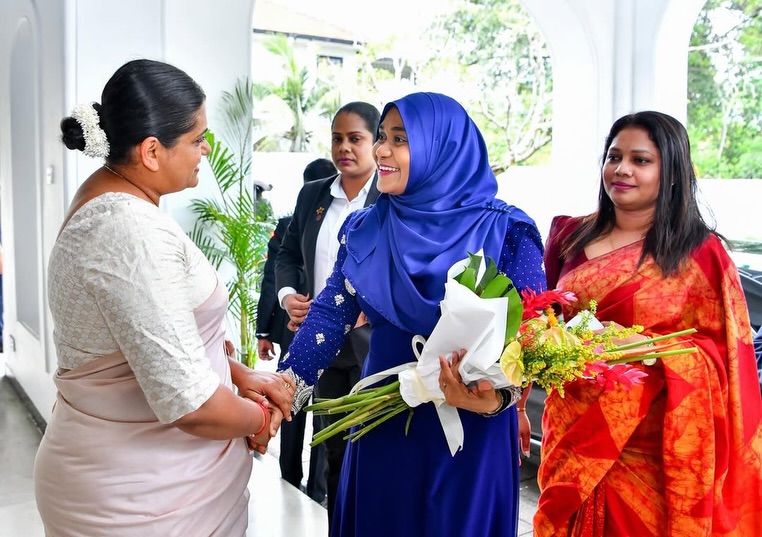 We were honoured to present flowers to the First Lady of the Maldives, Sajidha Mohamed, at the Mayor’s House.
It was a proud moment for us to present a bouquet of locally grown flowers, cultivated by inspiring women growers across Sri Lanka. Every bloom represented not only the beauty of our local flowers, but also the strength, passion, and empowerment of the women behind them. 🌸
#OopsydaisyLK #LocalFlowers #WomenEmpowerment #SriLankanFlowers #SupportLocalGrowers WomenInBusiness FloralArt Maldives SustainableFlowers BloomWithPurpose